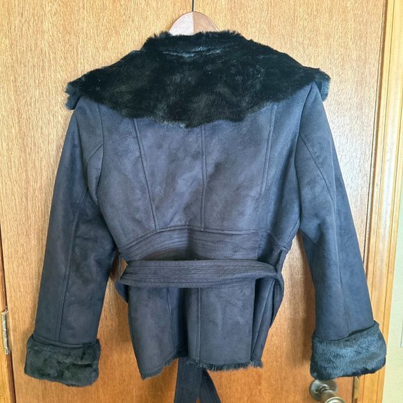 NEW WITH TAGS- GUESS Notch Lapel Fur Lined Coat - Picture 5 of 5